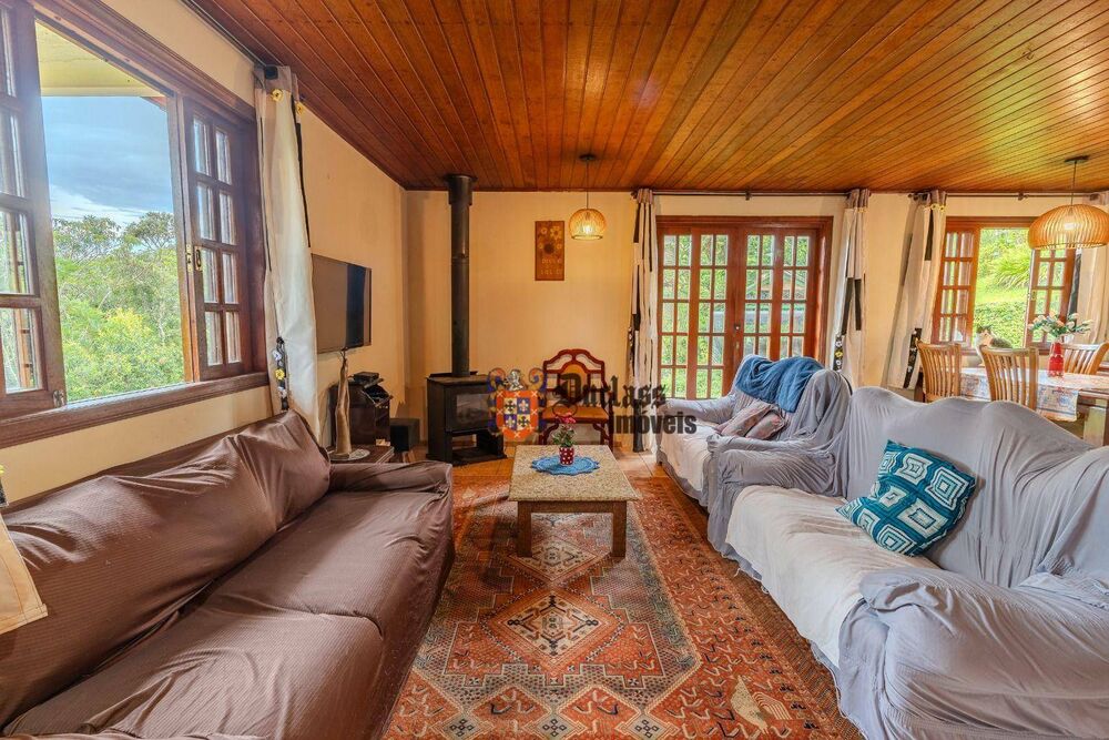 Chácara, 4 quartos, 5850 m² - Foto 1