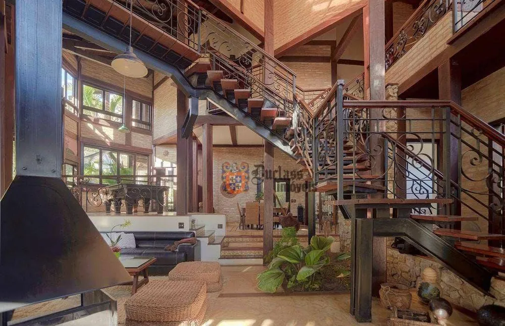 Sobrado, 3 quartos, 550 m² - Foto 1