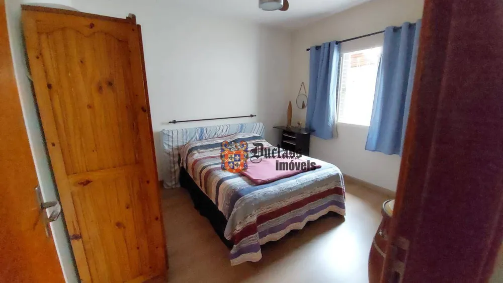 Casa, 3 quartos, 202 m² - Foto 1