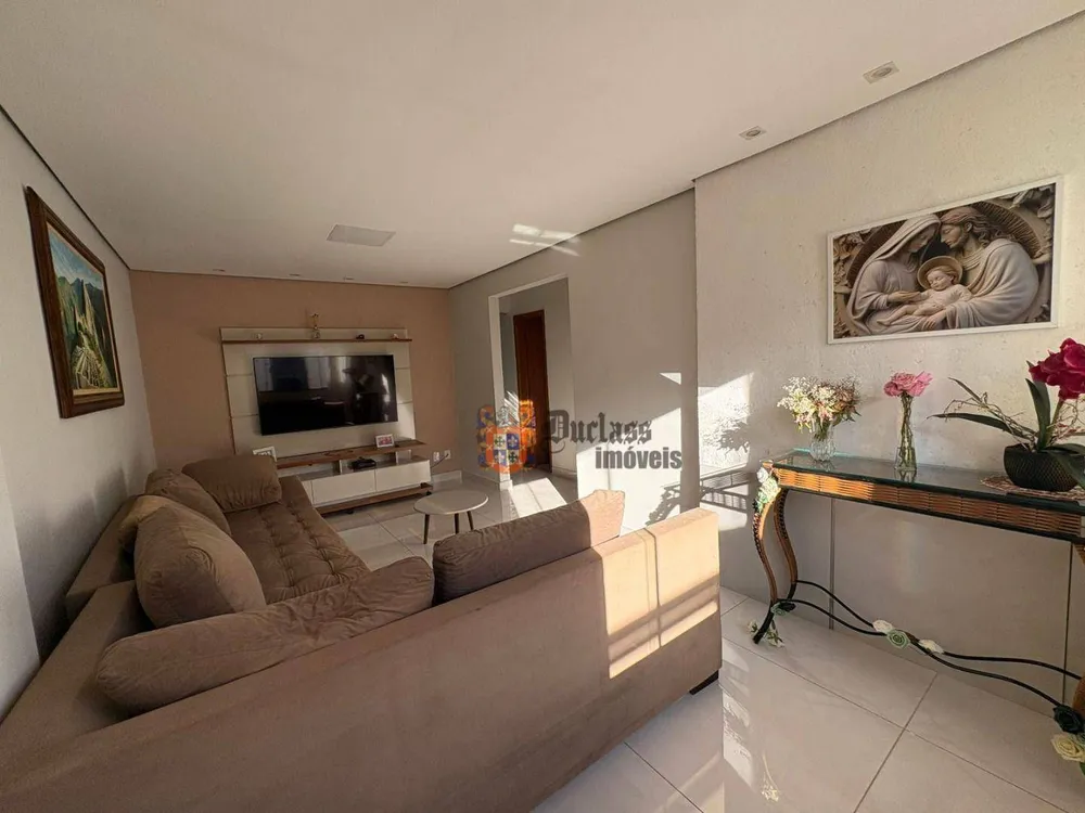 Casa, 3 quartos, 151 m² - Foto 2