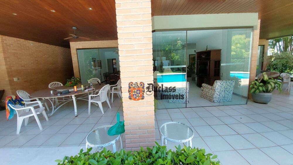 Sobrado à venda com 6 quartos, 925m² - Foto 1