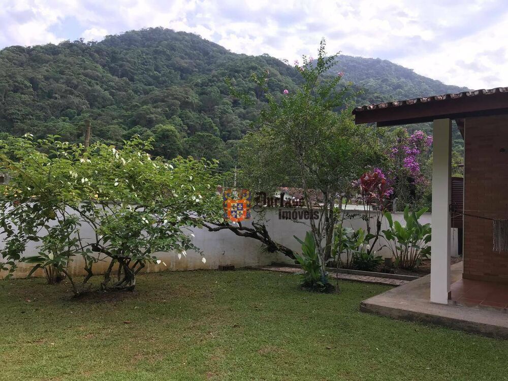 Casa, 3 quartos, 241 m² - Foto 1