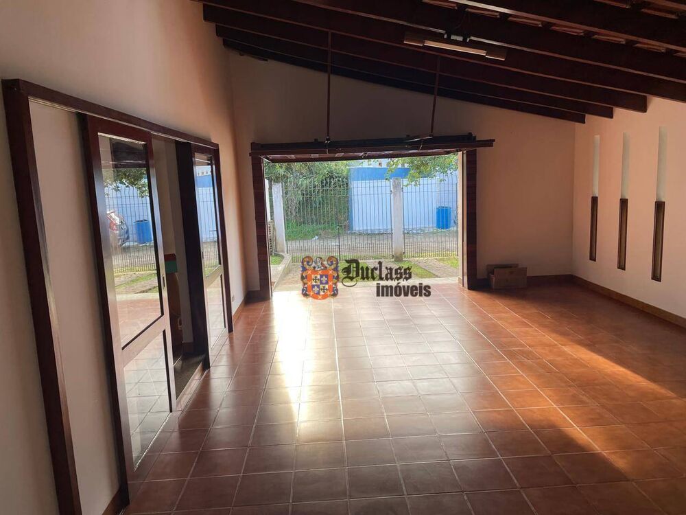 Casa, 3 quartos, 241 m² - Foto 3