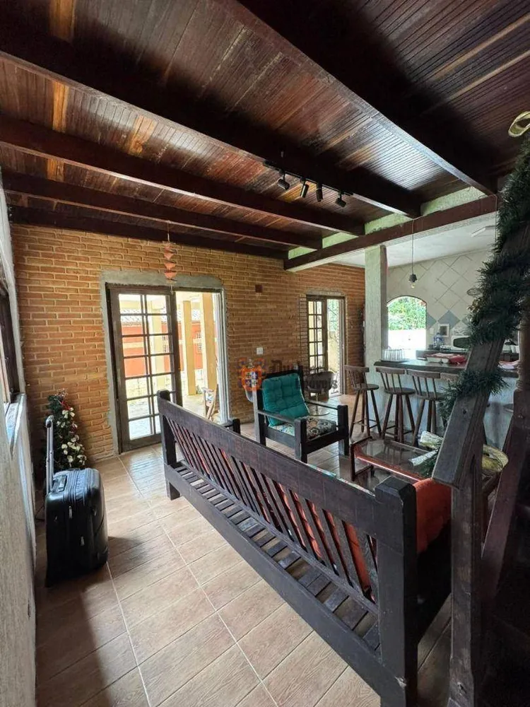 Casa, 5 quartos, 200 m² - Foto 1