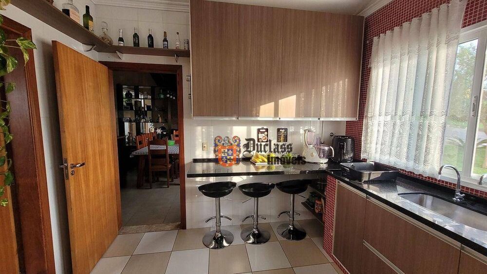 Casa de Condomínio à venda com 4 quartos, 324m² - Foto 9