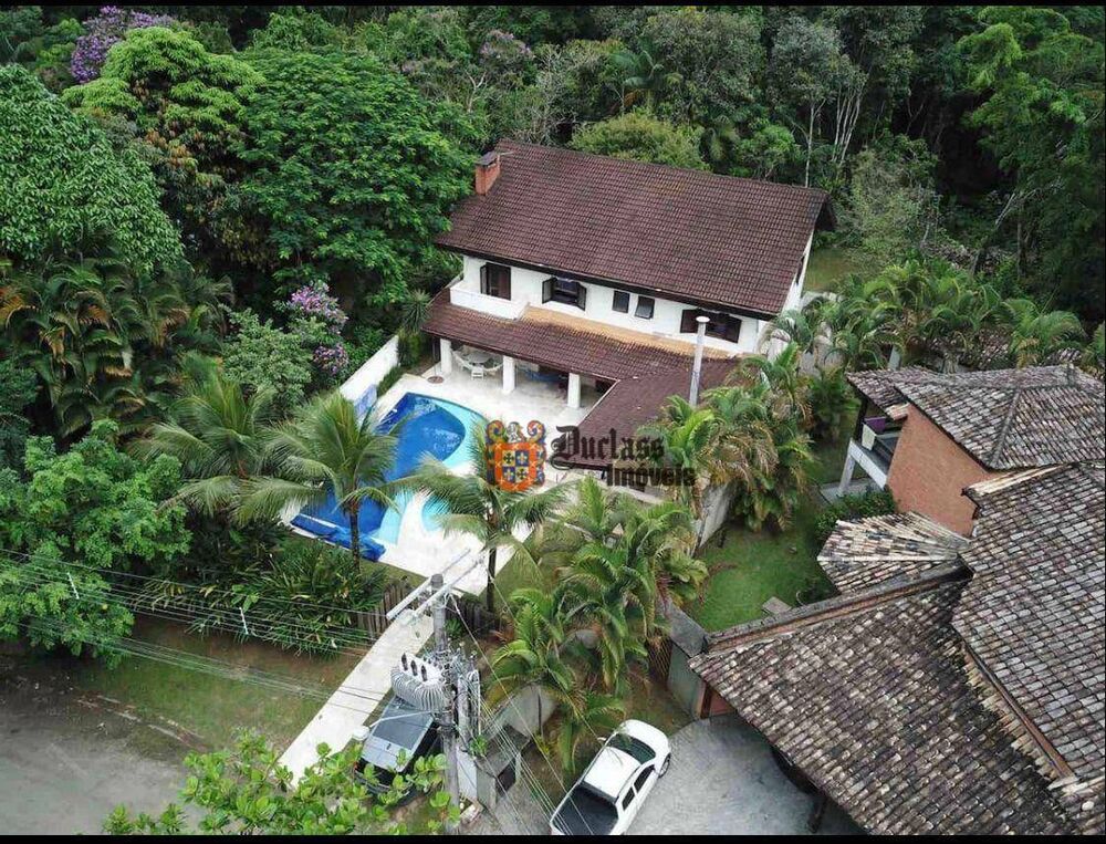 Sobrado à venda com 6 quartos, 393m² - Foto 1