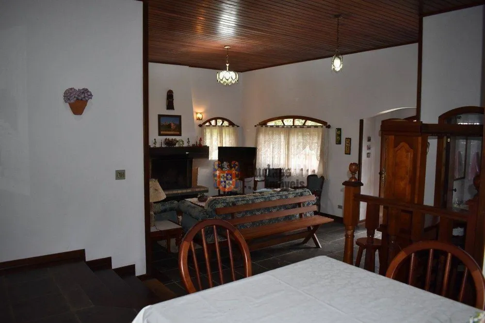Casa, 3 quartos, 292 m² - Foto 2