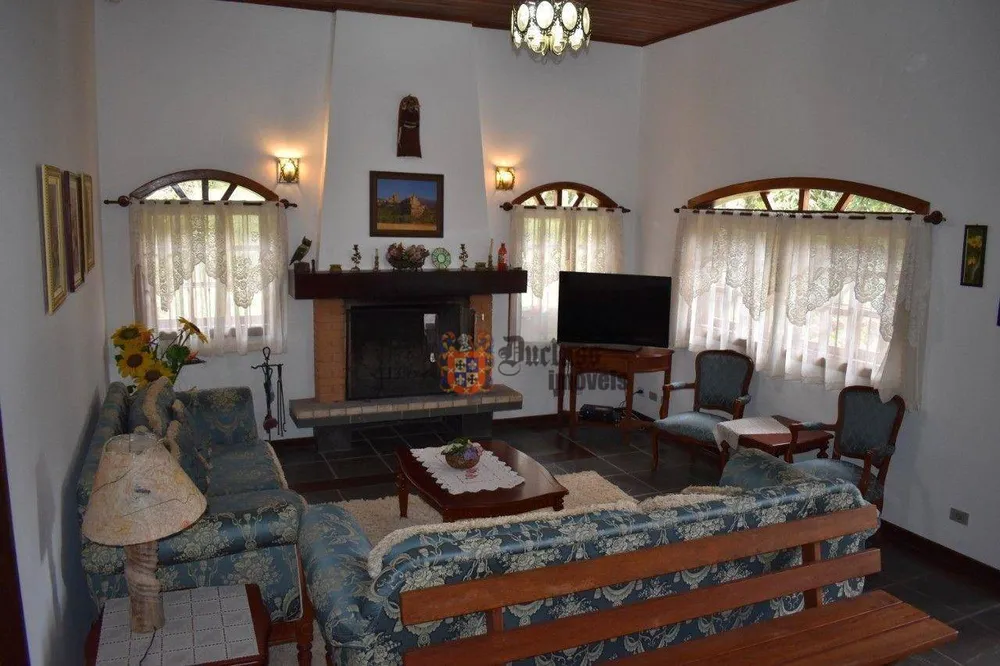 Casa, 3 quartos, 292 m² - Foto 1