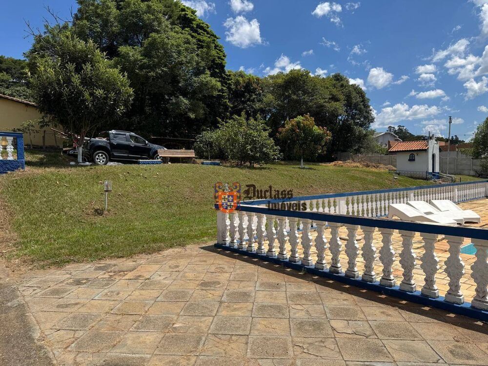 Chácara à venda com 3 quartos, 200m² - Foto 2