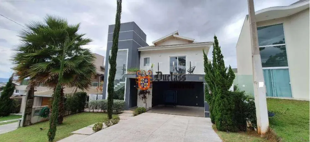 Sobrado, 3 quartos, 329 m² - Foto 1