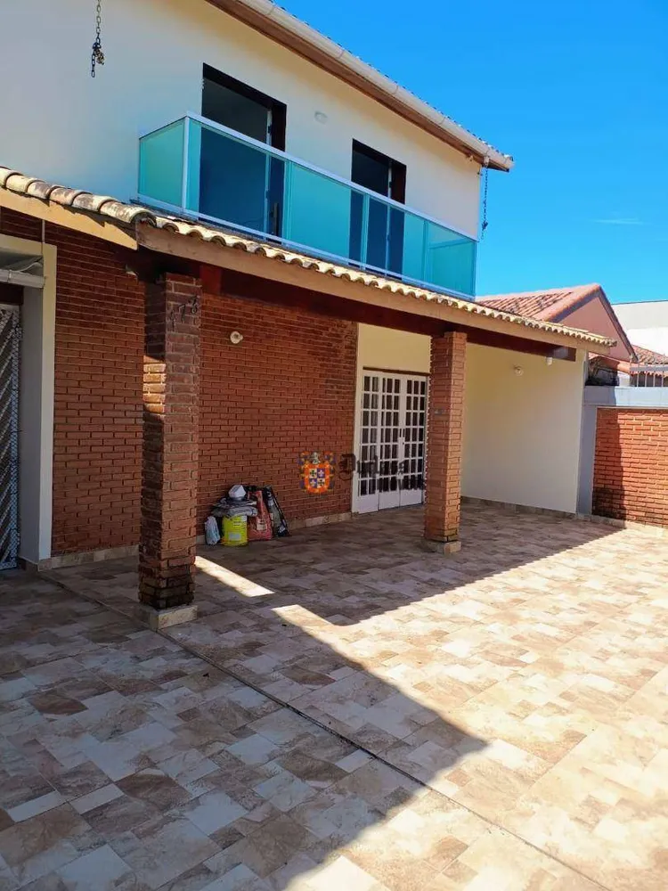 Sobrado, 6 quartos, 261 m² - Foto 2