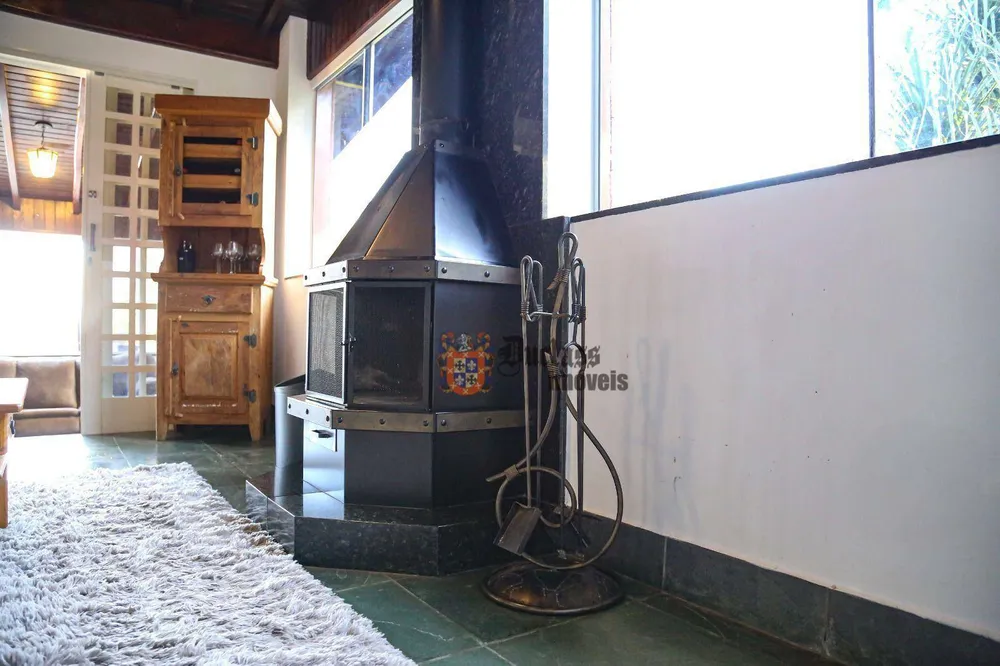 Chácara, 3 quartos, 1090 m² - Foto 2