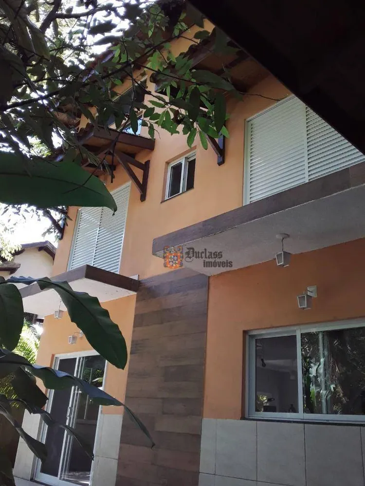 Sobrado, 3 quartos, 200 m² - Foto 1