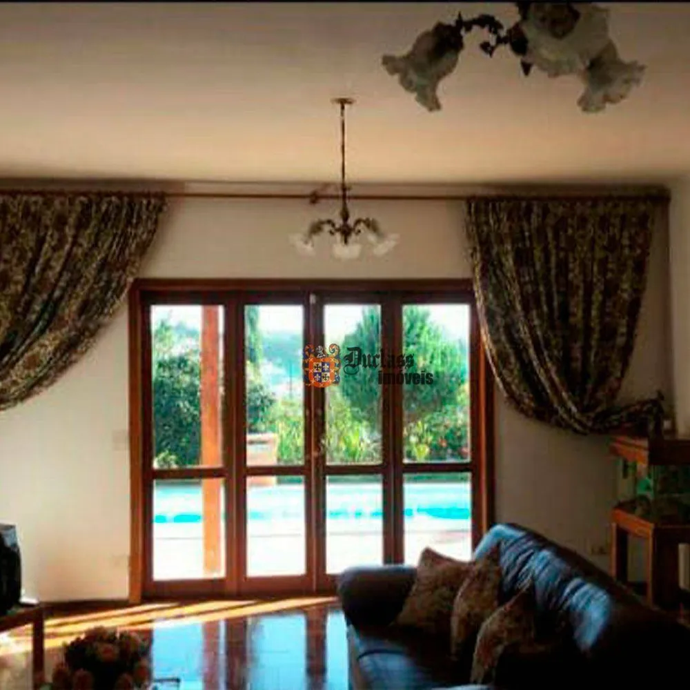 Chácara, 3 quartos, 1100 m² - Foto 1