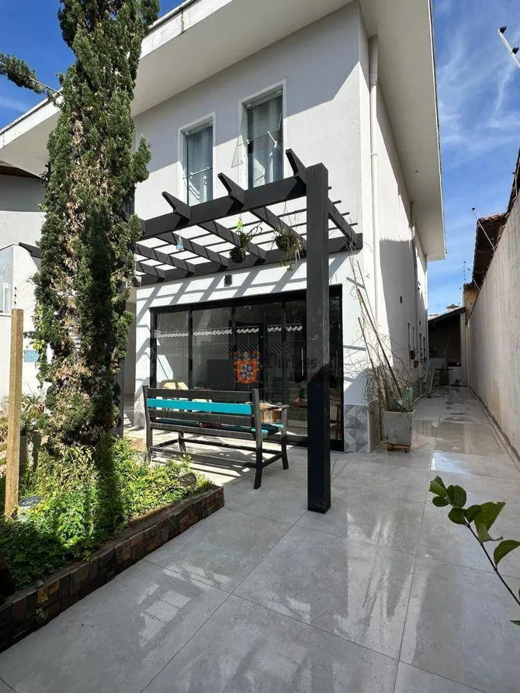 Sobrado, 4 quartos, 200 m² - Foto 1