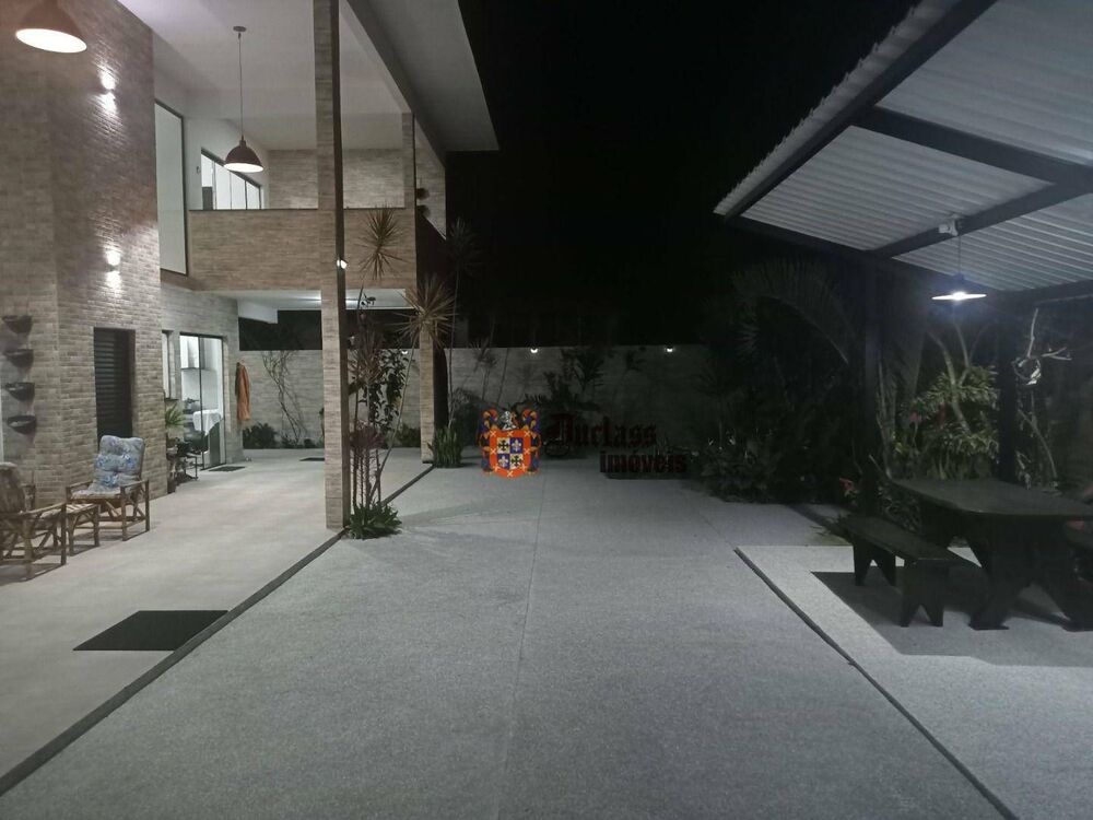 Sobrado, 4 quartos, 360 m² - Foto 1