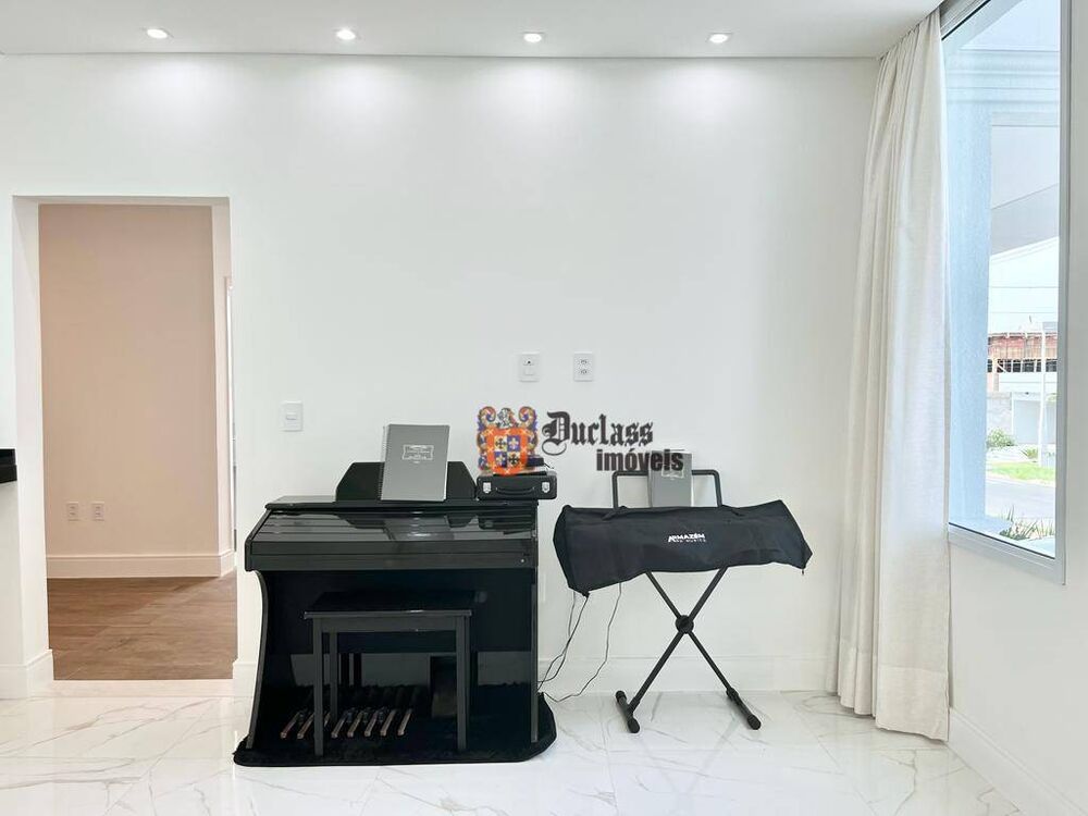 Sobrado, 3 quartos, 242 m² - Foto 1