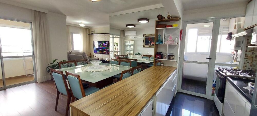 Apartamento à venda com 2 quartos, 70m² - Foto 2