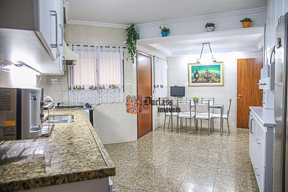 Apartamento à venda com 3 quartos, 207m² - Foto 1