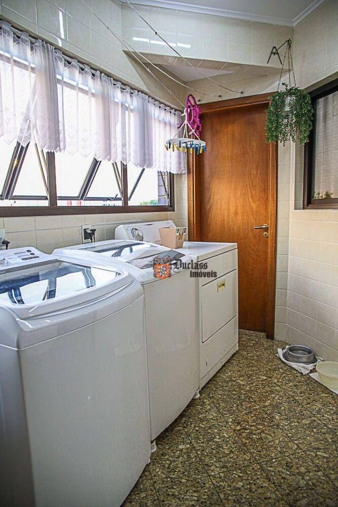 Apartamento à venda com 3 quartos, 207m² - Foto 10