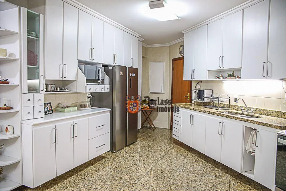 Apartamento, 3 quartos, 207 m² - Foto 1