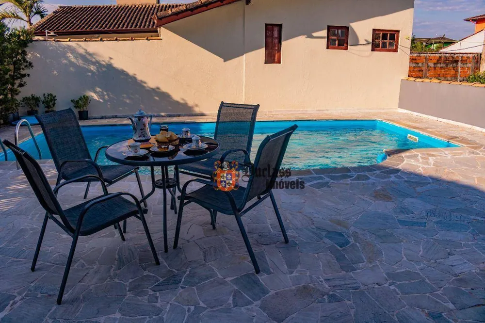 Sobrado, 5 quartos, 331 m² - Foto 1