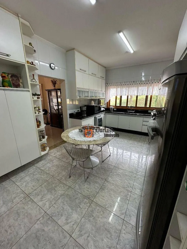 Sobrado, 4 quartos, 330 m² - Foto 1