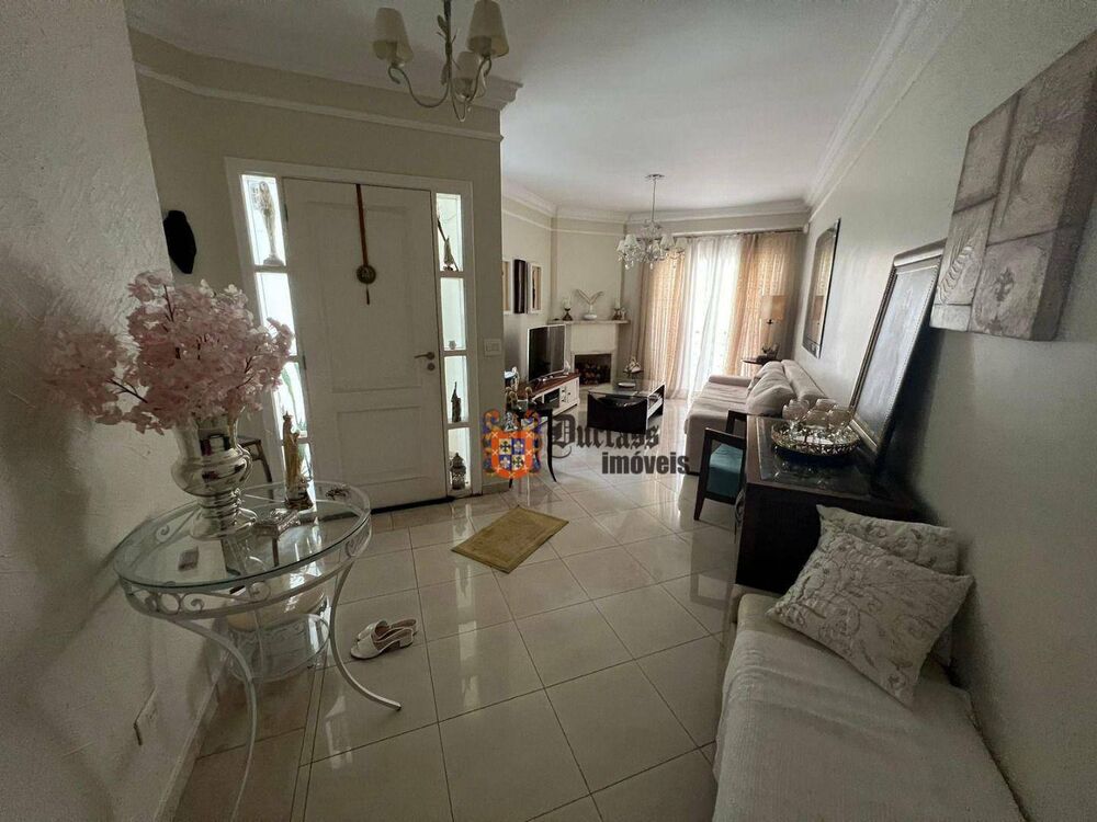 Sobrado, 4 quartos, 257 m² - Foto 1