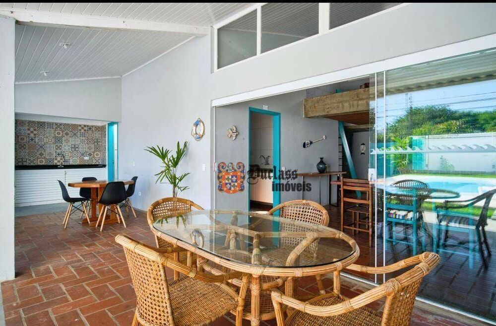 Casa à venda com 3 quartos, 210m² - Foto 3