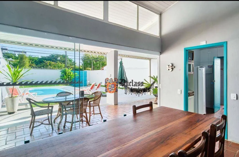 Casa, 3 quartos, 210 m² - Foto 2