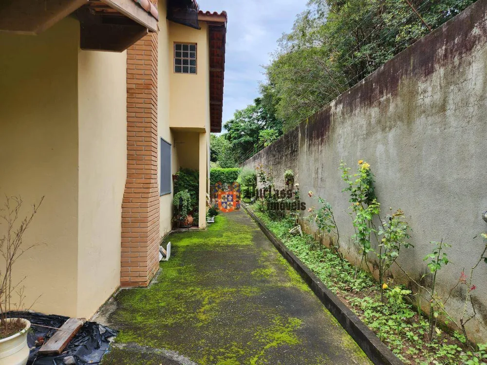 Chácara, 3 quartos, 1704 m² - Foto 1