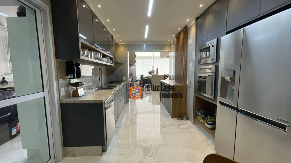 Apartamento, 3 quartos, 189 m² - Foto 1