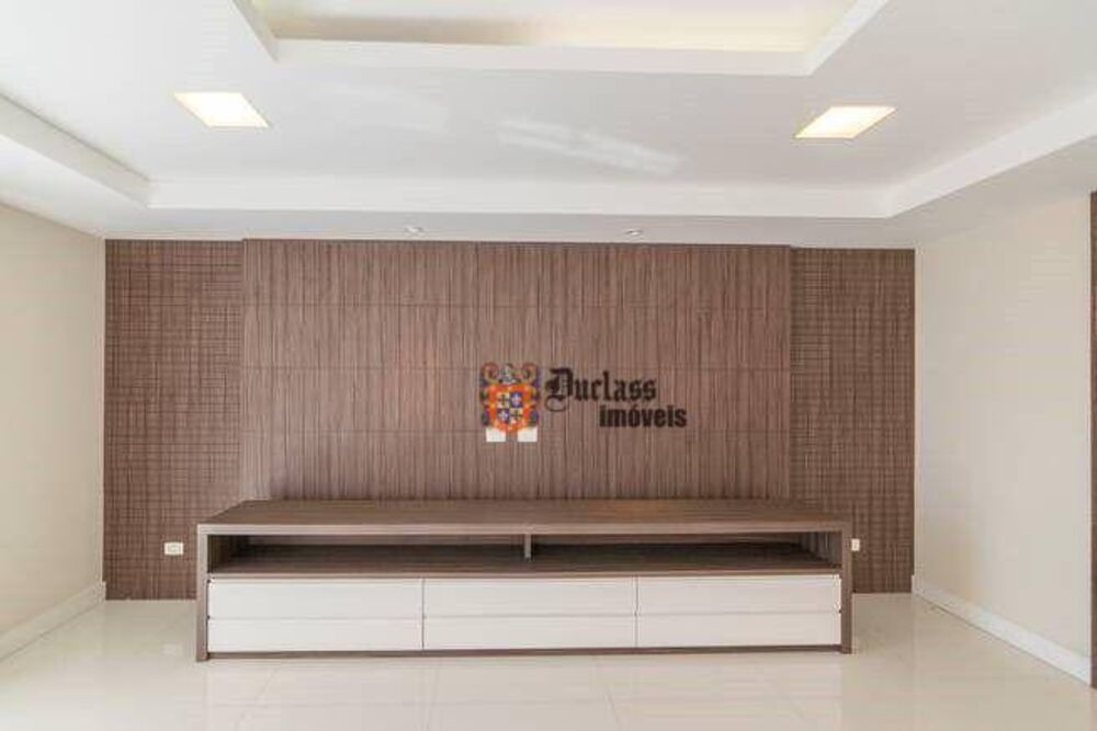 Apartamento para alugar com 4 quartos, 200m² - Foto 2
