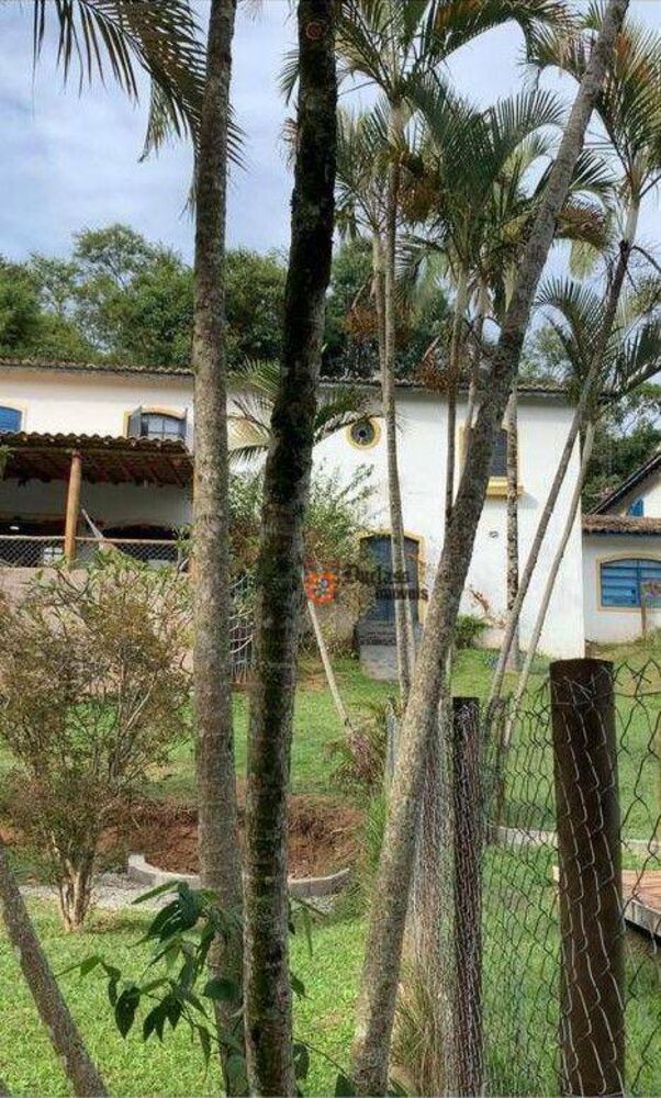 Chácara, 3 quartos, 2500 m² - Foto 1