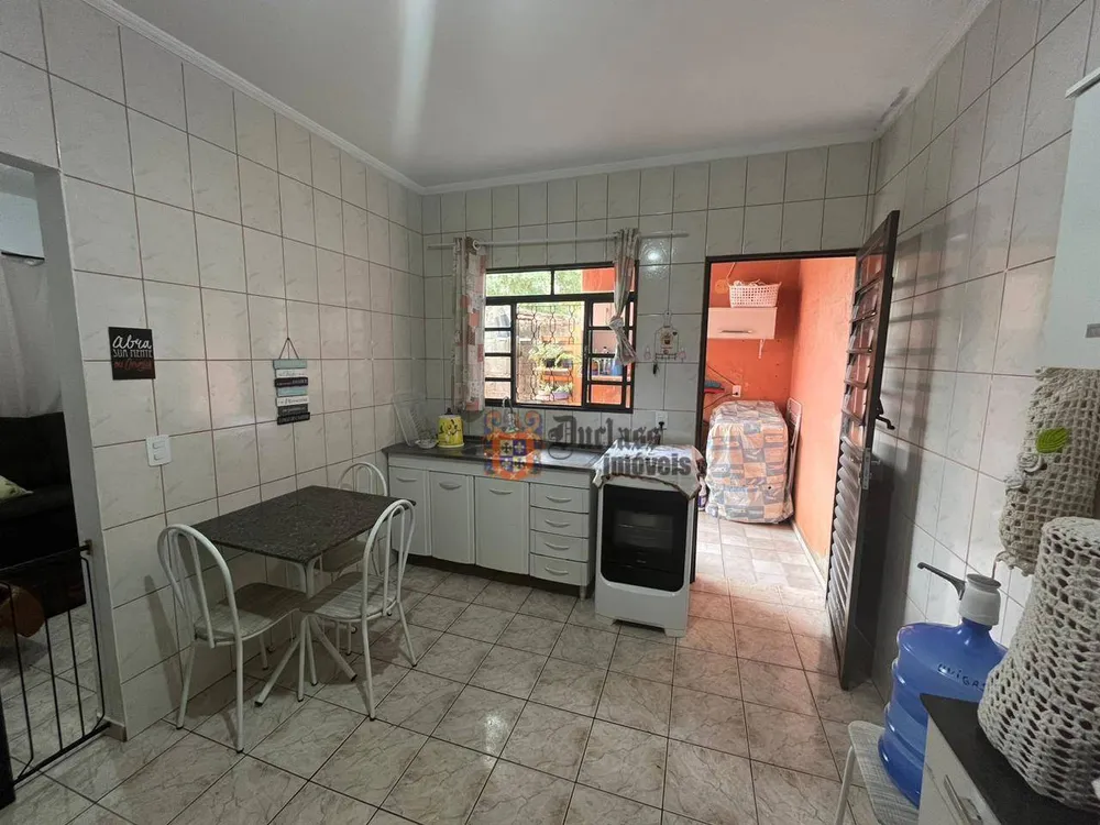 Casa, 1 quarto, 136 m² - Foto 2