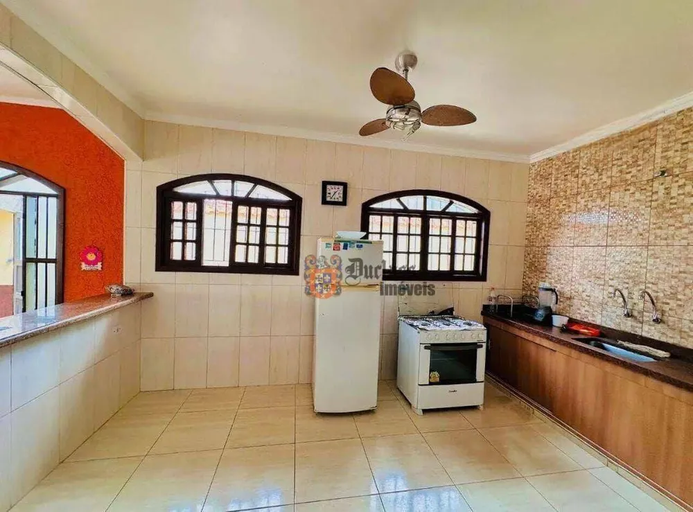 Casa, 6 quartos, 174 m² - Foto 3