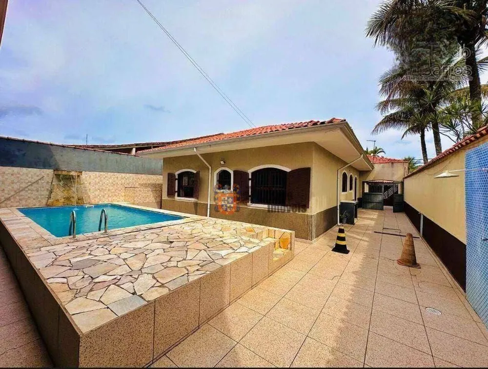 Casa, 6 quartos, 174 m² - Foto 1