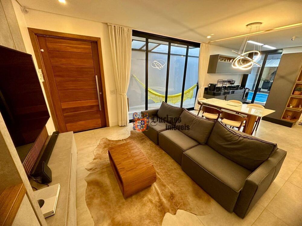 Casa à venda com 3 quartos, 192m² - Foto 1