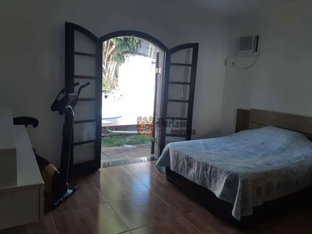 Casa, 4 quartos, 180 m² - Foto 1