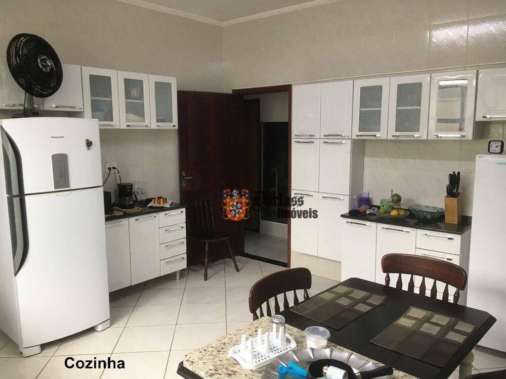 Casa, 3 quartos, 180 m² - Foto 1