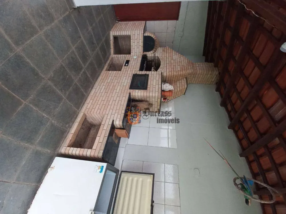 Chácara, 3 quartos, 1031 m² - Foto 1