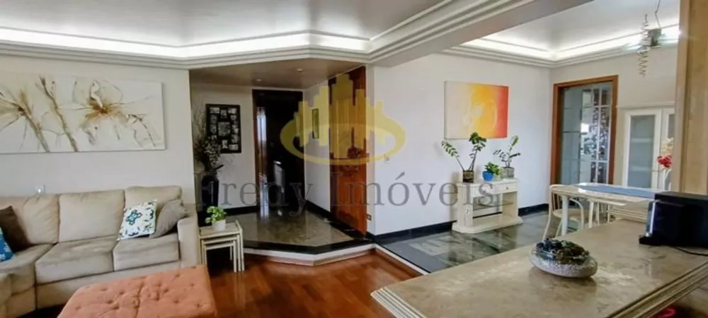 Apartamento à venda com 4 quartos, 200m² - Foto 2