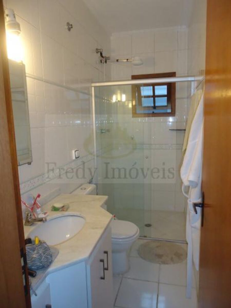 Casa, 5 quartos, 330 m² - Foto 1
