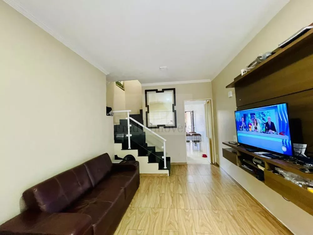 Casa à venda com 4 quartos, 160m² - Foto 4