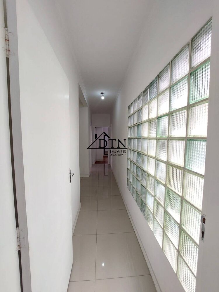 Sobrado à venda com 3 quartos, 243m² - Foto 4