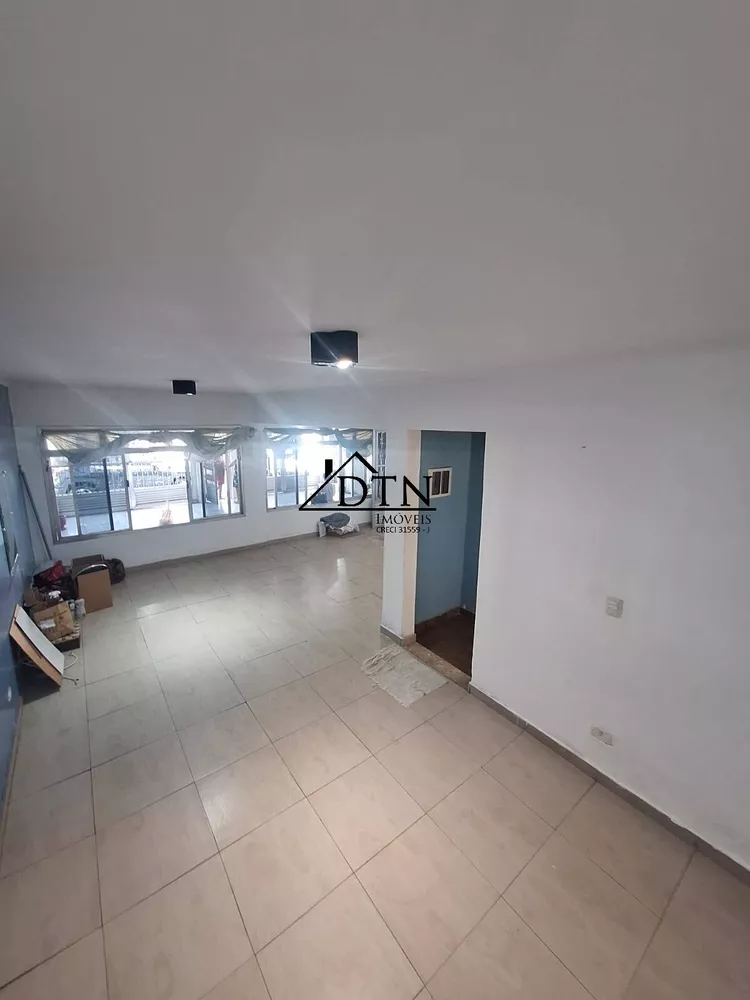 Sobrado à venda com 3 quartos, 226m² - Foto 1