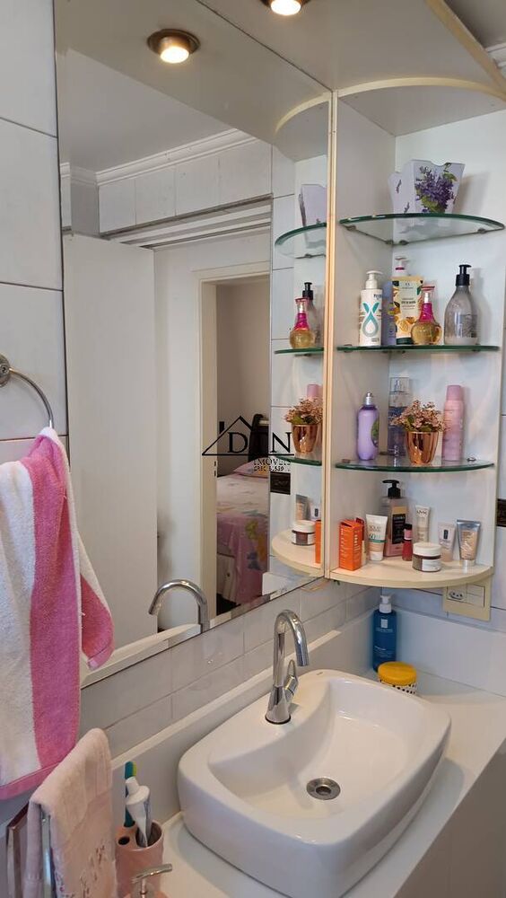 Apartamento à venda com 2 quartos, 68m² - Foto 2
