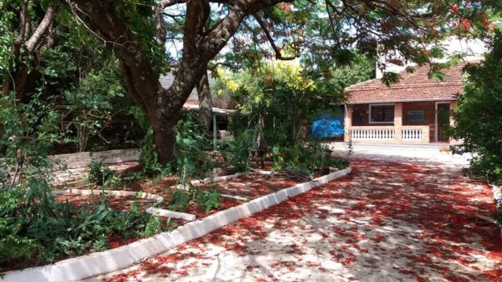 Casa à venda com 5 quartos, 350m² - Foto 2
