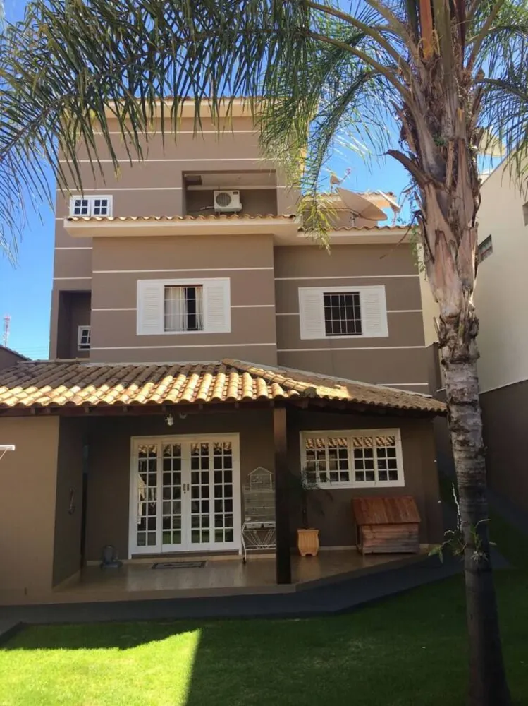 Casa, 4 quartos, 250 m² - Foto 1