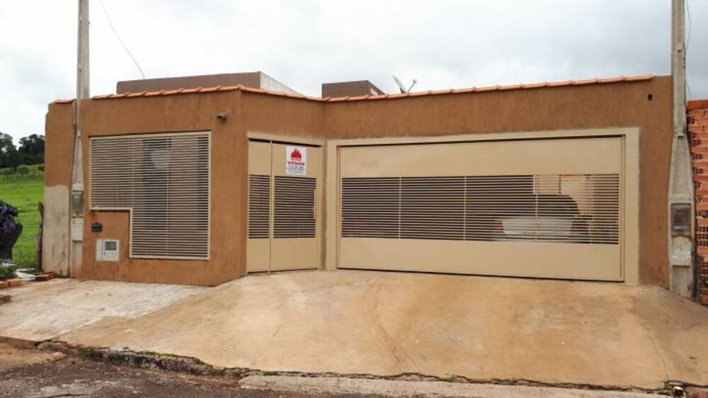 Casa à venda com 3 quartos, 185m² - Foto 1